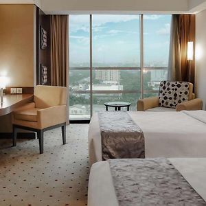 Deluxe Twin Room Shower Only City View